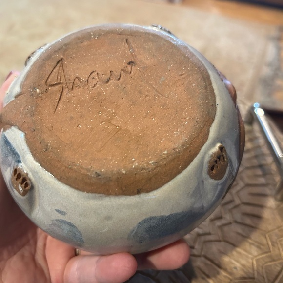 Handcrafted Cat pottery flower frog - Picture 6 of 6